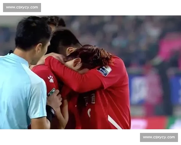 心碎!苏超爱将告别,球迷不舍泪洒赛场! 心碎!苏超爱将告别,球迷不舍泪洒赛场!
